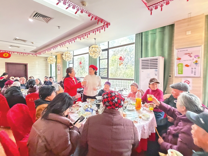 һ����Բ����ŨŨ������