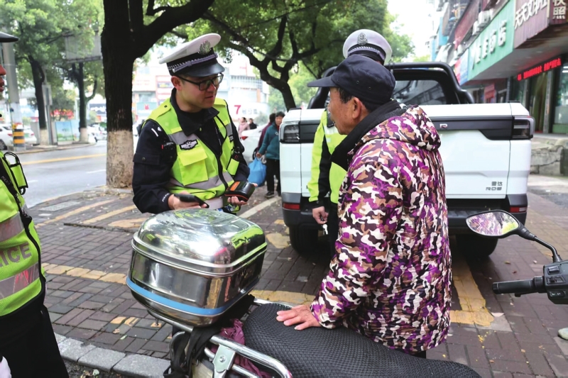 3��25�գ��й����ֽ�ͨ����֧�����������Ͻ���ص�·�ο�չĦ�г����綯���г�ר�������ж����ص�鴦������֤������ͷ��������ơ����С�Υ���װ�����ͻ��Υ����Ϊ��